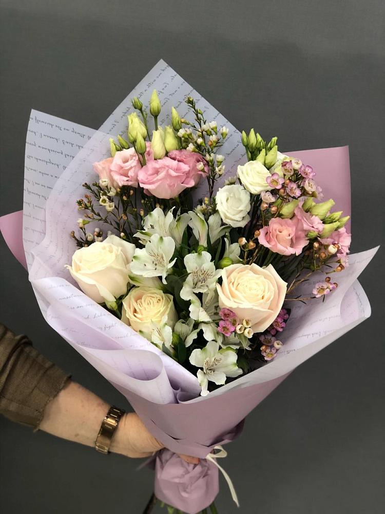 Букет цветов из: Альстромерии, Розы и Лизиантусы в Коммунистический