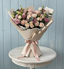 Букет цветов из:  Розы и Лизиантусы в Коммунистический