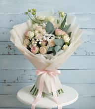 Букет цветов из:  Розы и Лизиантусы в Коммунистический