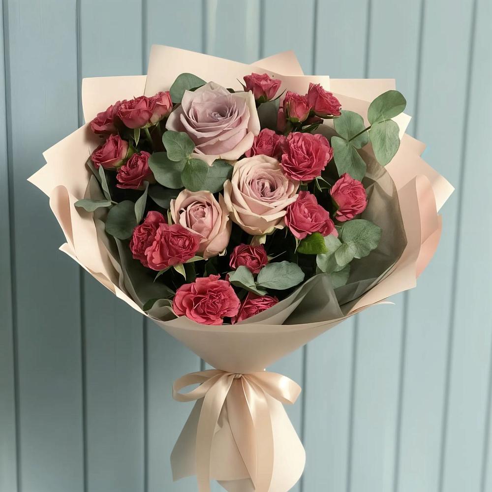 Букет цветов из: Гвоздики и Розы в Коммунистический