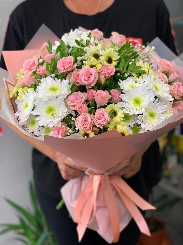 Букет цветов из: Розы и Хризантемы в Коммунистический