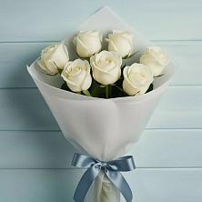 Букет 7 Белых роз Эдлесс Лав в Коммунистический