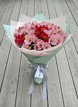 Букет цветов из:  Альстромерии #REPLACE_PRED# Коммунистический