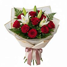 Букет цветов из:  Лилии и Розы в Коммунистический