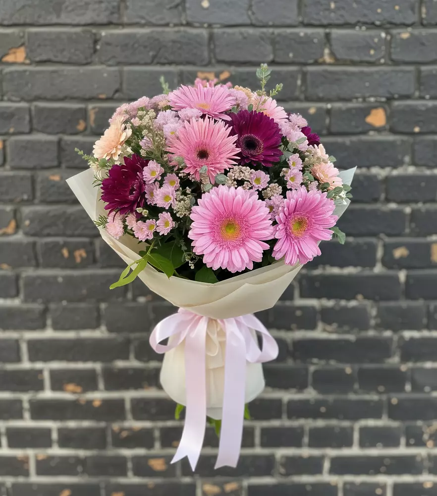 Букет цветов из: Герберы и Хризантемы в Коммунистический