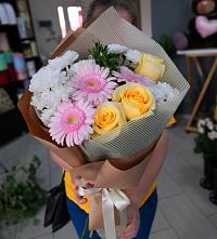 Букет цветов из:  Герберы, Розы и Хризантемы в Коммунистический