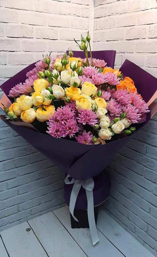 Букет цветов из: Хризантемы и Розы в Коммунистический