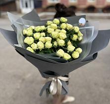 Букет Белые кустовые розы Солинеро в Коммунистический