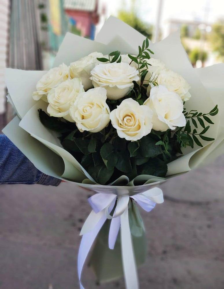 Букет Белые розы Проуд в Коммунистический