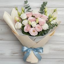 Букет цветов из:  Лизиантусы в Коммунистический