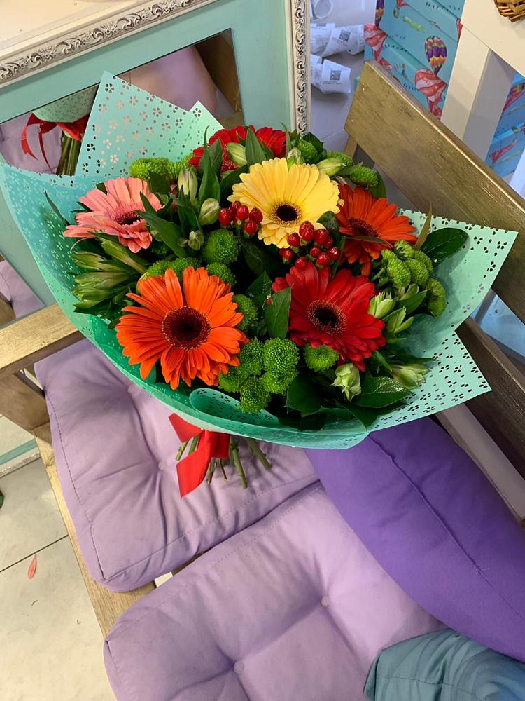 Букет цветов из: Герберы, Хризантемы и Альстромерии в Коммунистический