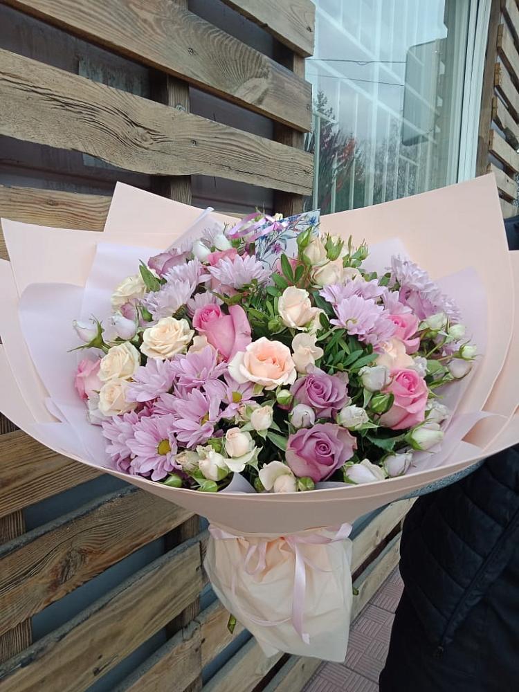 Букет цветов из: Розы и Хризантемы в Коммунистический