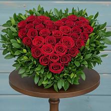 Цветочная композиция из Розы в виде сердца в Коммунистический