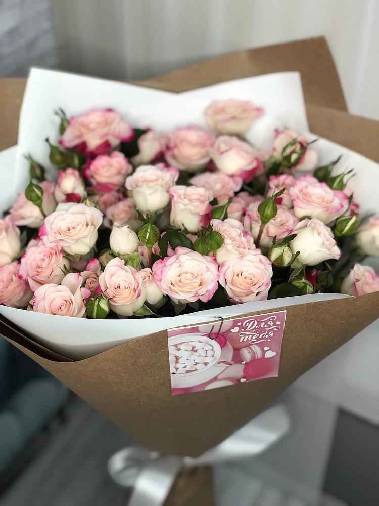 Букет цветов из: Розы в Коммунистический