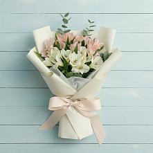 Букет цветов из:  Альстромерии в Коммунистический