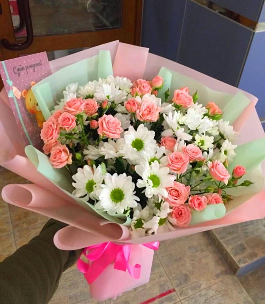 Букет цветов из: Розы и Хризантемы в Коммунистический