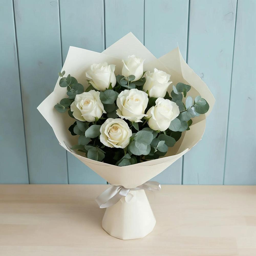 Букет Белые розы в Эвкалипте в Коммунистический