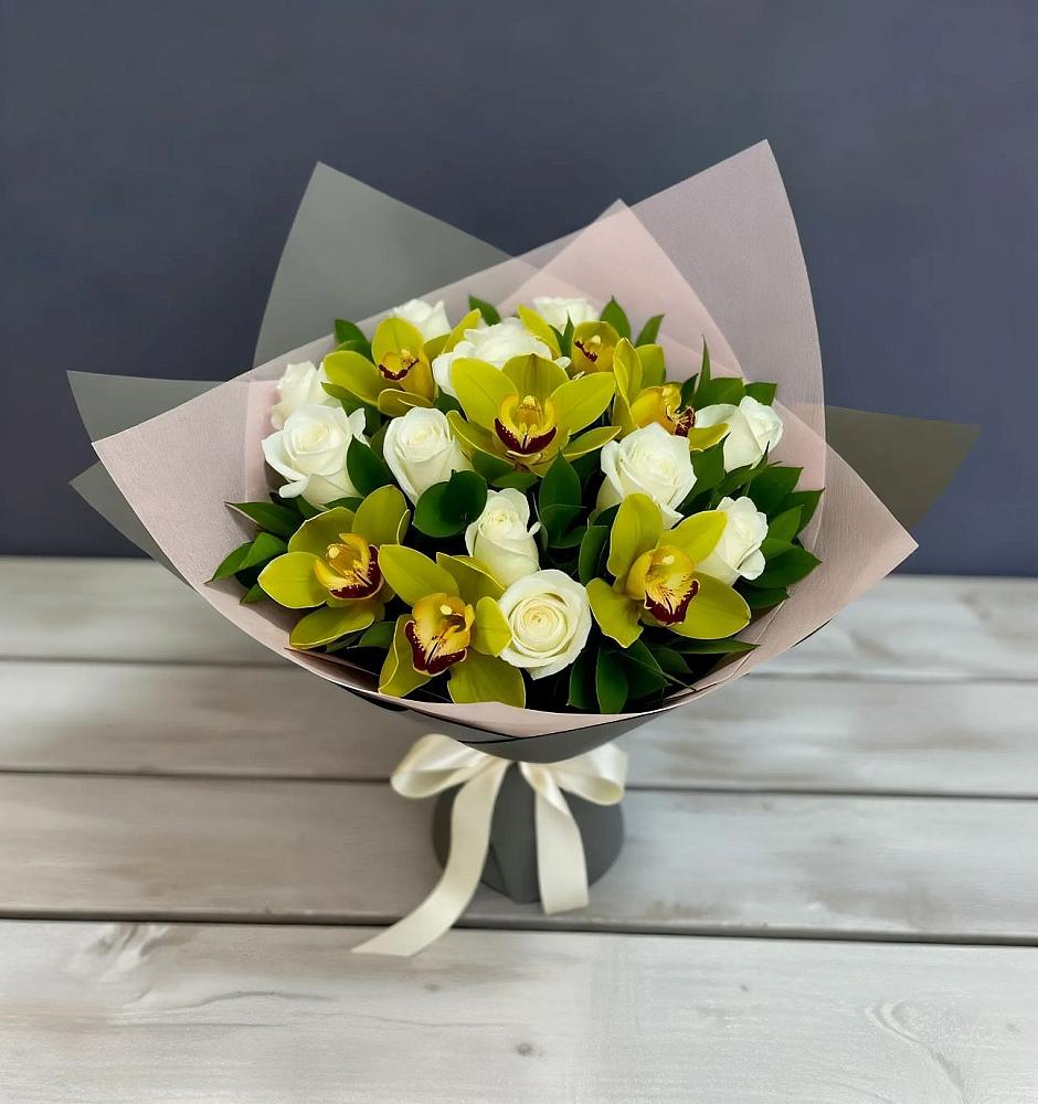 Букет цветов из: Орхидеи и Розы в Коммунистический