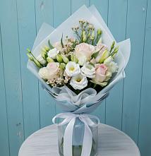 Букет цветов из:  Розы и Лизиантусы в Коммунистический