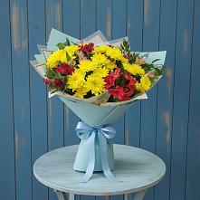 Букет цветов из:  Альстромерии и Хризантемы #REPLACE_PRED# Коммунистический
