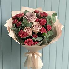 Букет цветов из:  Гвоздики и Розы в Коммунистический