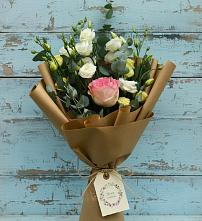 Букет цветов из:  Розы и Лизиантусы в Коммунистический