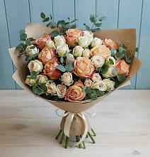 Букет цветов из:  Альстромерии и Розы #REPLACE_PRED# Коммунистический