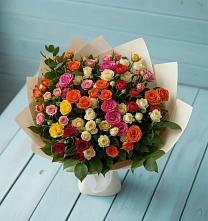 Букет Микс из разноцветных кустовых роз в Коммунистический